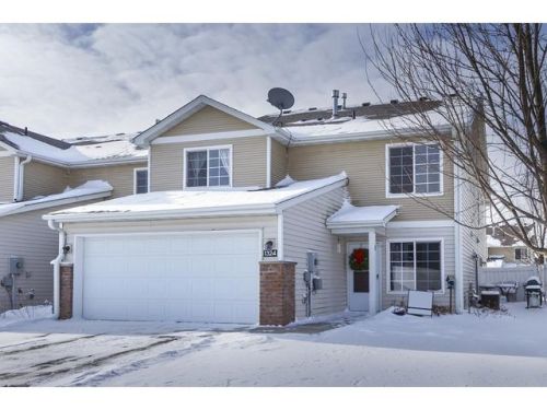 1324 Pembrooke Ln, Minnetrista, MN 55387