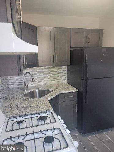 1422 Greeby St, Philadelphia PA 19111-5505 exterior