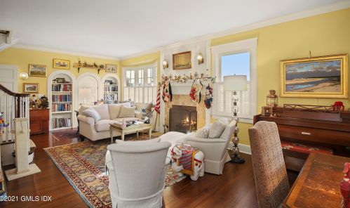 31 Byram Shore Rd, Greenwich CT  06830-6906 exterior