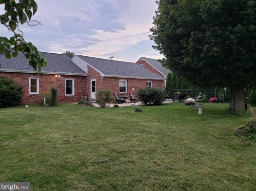 1468 Seven Valleys Rd, York, PA 17408-8870