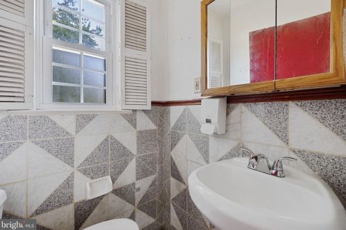 5623 Browning Rd, Camden NJ 08109-1638 exterior