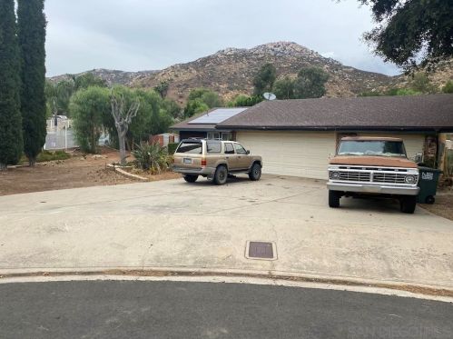 26190 Matlin Rd, Ramona, CA 92065-4835