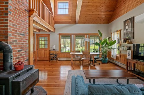 2 Youngs Ln, Freeport ME  04032-6261 exterior