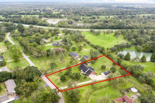 359 Westwood Rd, Angleton TX 77515-7468 exterior