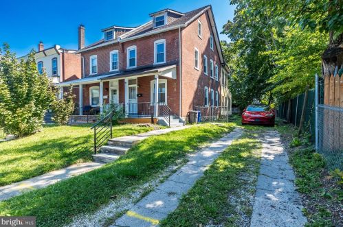 7211 Broad St, Philadelphia, PA 19126-1729