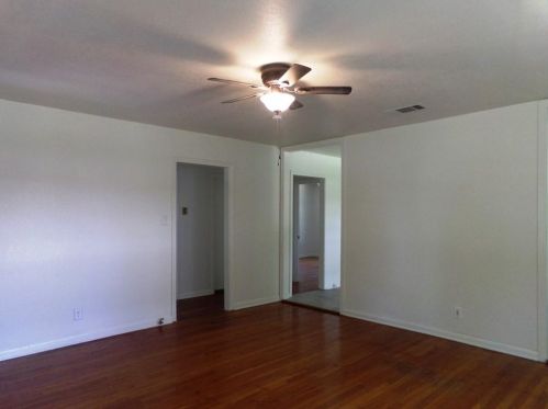 110 8th St, Webberville, TX 78621-1610