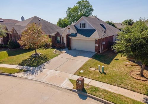 2712 Merry Vw Ln, Fort Worth TX  76120-5655 exterior