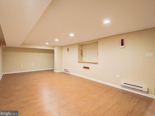 12500 Meadowood Dr, Silver Spring MD 20904-2928 exterior