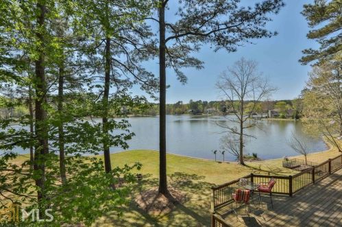 30 Spring Valley Ct, Newnan, GA 30265-1813