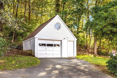 28 Church St, Wilton CT  06897-4903 exterior