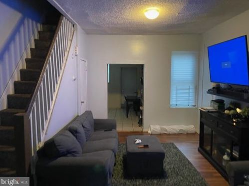 1925 Dudley St, Philadelphia, PA 19145-2814