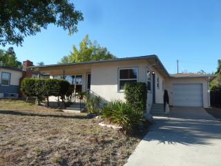 834 8th Ave, Escondido, CA 92025-3904