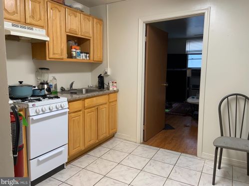 2140 10th St, Philadelphia PA 19148-3005 exterior