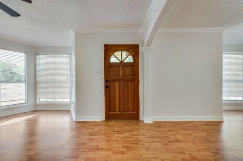 2800 Burchill Rd, Fort Worth TX  76105-3013 exterior