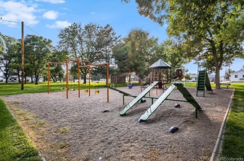 327 2nd Ave, La Salle CO 80645-3218 exterior