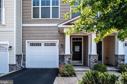 1571 Renate Dr, Woodbridge, VA 22192-2724
