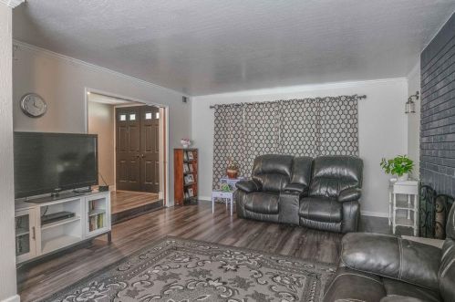 4932 Papaya Dr, Fair Oaks, CA 95628-4240