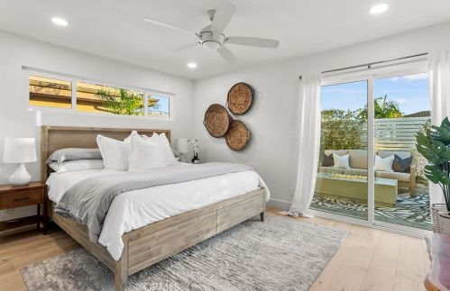 17089 Westport Dr, Huntington Beach CA  92649-4246 exterior