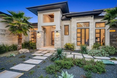 12712 Cedar St, Austin, TX 78732-1806
