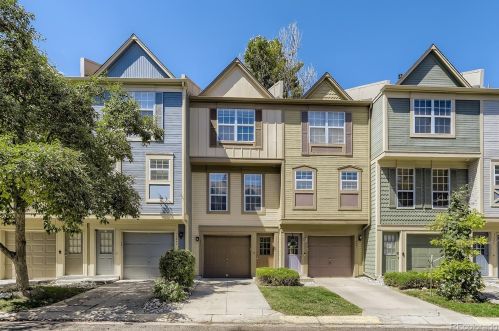 11851 Kepner Dr, Aurora, CO 80012-3284