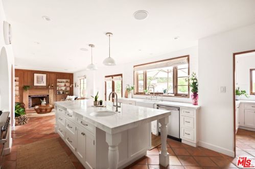 1114 Mountain St, Glendale CA  91207-1834 exterior