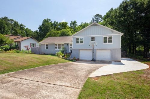 4542 Cedar Knoll Dr, Marietta, GA 30066-1402