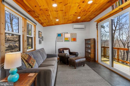 1034 Toms Knob Approach, Lost City WV 26810-8428 exterior