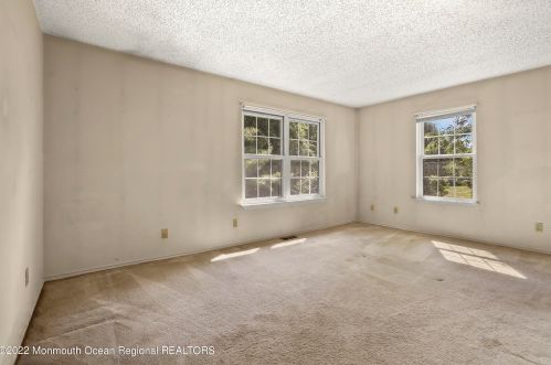 7 Old Orch Ln, Tinton Falls NJ 07712-2569 exterior