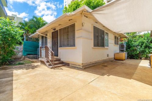 729 Ekela Ave, Honolulu HI 96816-1191 exterior