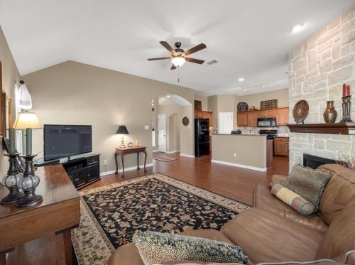 3833 Harrison Dr, Carrollton TX 75010-6323 exterior