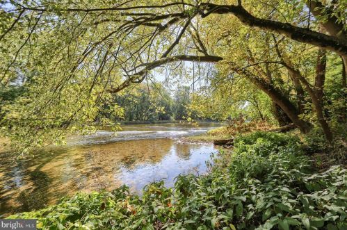 101 Shatto Dr, Carlisle PA  17013-2120 exterior