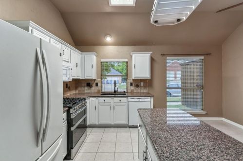 4601 Parkview Ln, Fort Worth TX  76182-4637 exterior