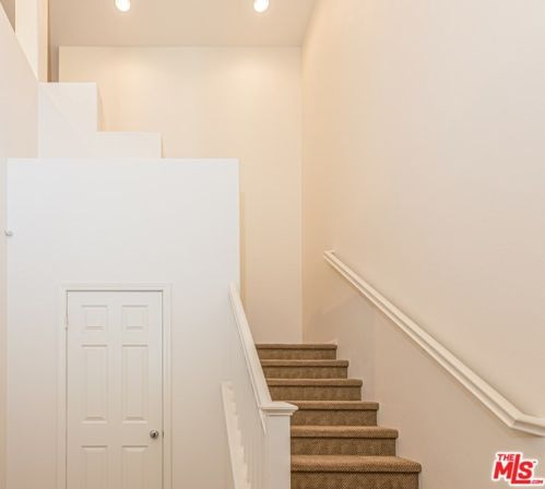 172 Full Moon, Irvine CA  92618-8806 exterior