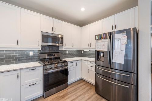 2190 Cherrywood Ln, Anaheim CA  92804-2490 exterior