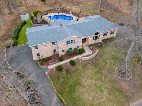 15 Mount Dr, Holmdel Village, NJ 07733-1335