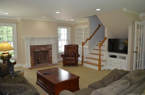 102 Beckwith Hill Dr, Colchester, CT 06420-4114