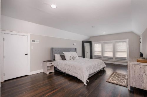 1912 Delaware Ave, Cincinnati OH  45212-3621 exterior