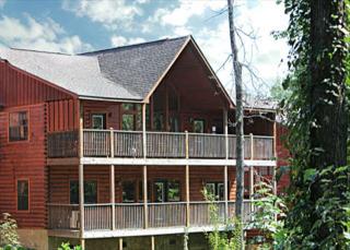 1620 Kissing Way, Pigeon Forge, TN 37862-7106