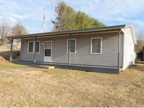 403 Old Newport Hwy, Greeneville, TN 37743-8221