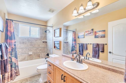 940 Johnsonway Dr, Sandy UT 84094-6346 exterior