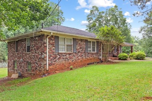 1650 Seayes Rd, Mableton, GA 30126-1151