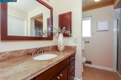 3719 Parkmall Ct, Concord CA  94519-1421 exterior