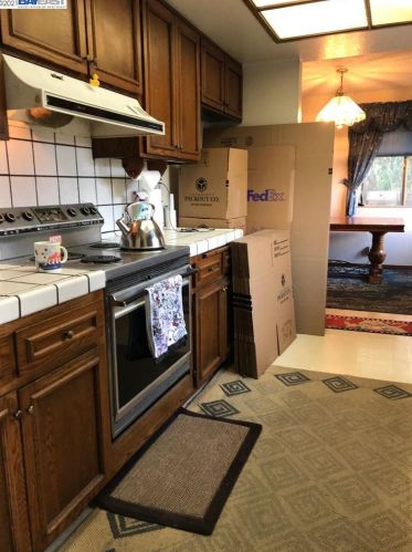 25915 Westview Way, Hayward, CA 94542-1941