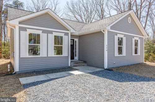 583 Cabin Point Dr, Montross, VA 22520-4057