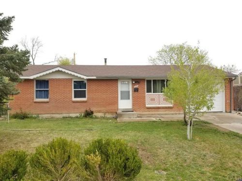 77 Dick Trefz St, Pueblo, CO 81001-1939