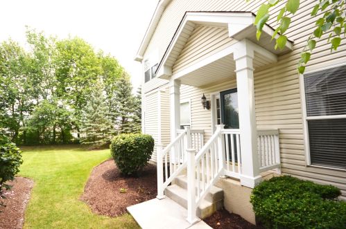 357 Ridge Rd, North Aurora, IL 60542-9156