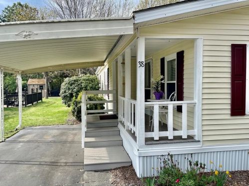 38 Lear Dr, Coventry, RI 02816-4014