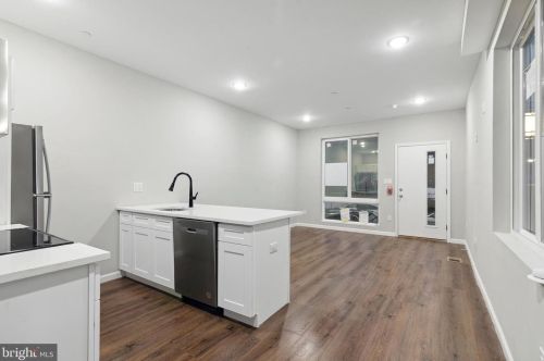 1230 Marshall St, Philadelphia, PA 19122-4313