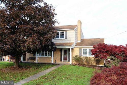 2695 Canal Rd, York, PA 17315-3413