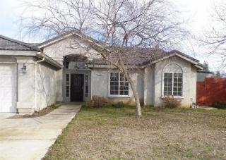 372 Lily Ave, Tivy Valley, CA 93657-4221